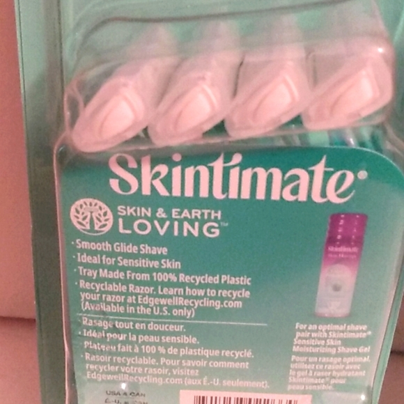 Skintimate Ladies sensitive skin 4ct Razors. 2 packs - Picture 4 of 4